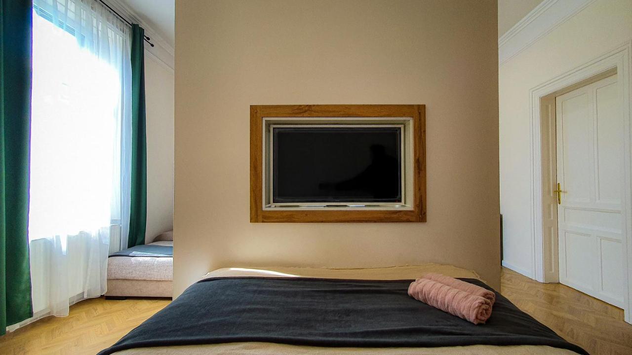 Smaragd Apartament *